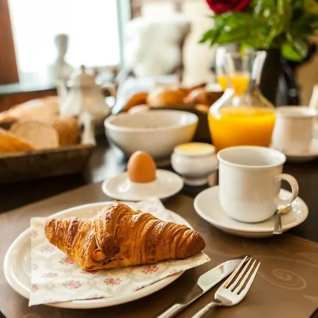 Maison De La Rose 3*